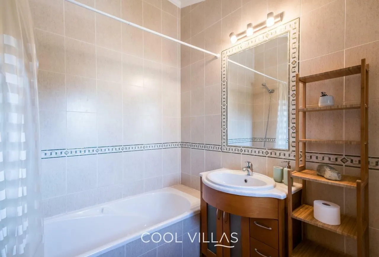 Villa Lorenzo - Walking Distance To Beach Albufeira Сasa de vacaciones